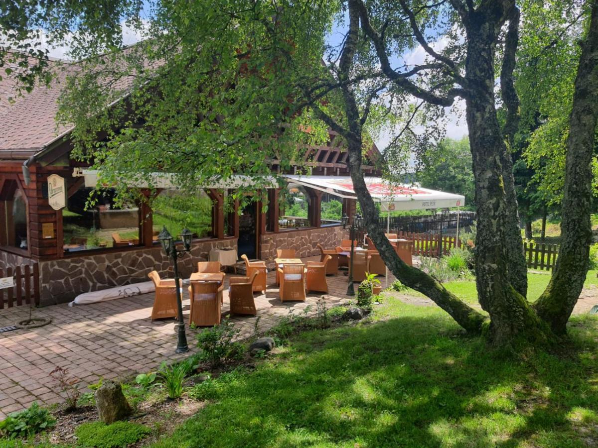Hotel Pam Jachymov Bagian luar foto