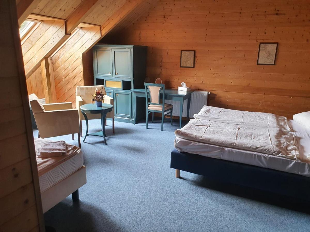 Hotel Pam Jachymov Bagian luar foto