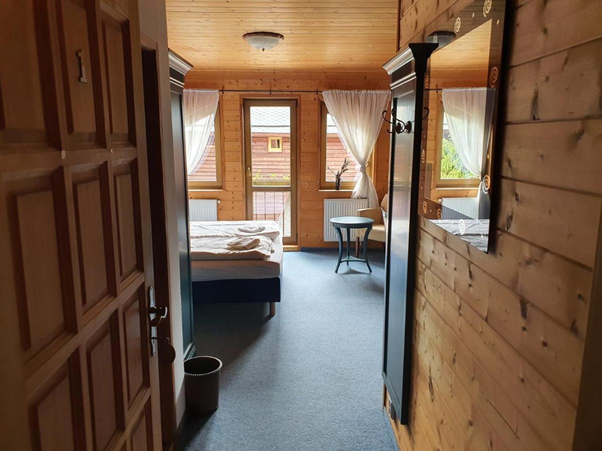 Hotel Pam Jachymov Bagian luar foto